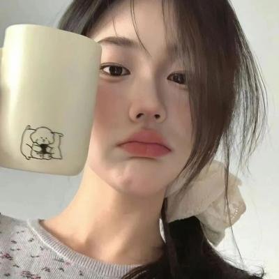 女跳水队员